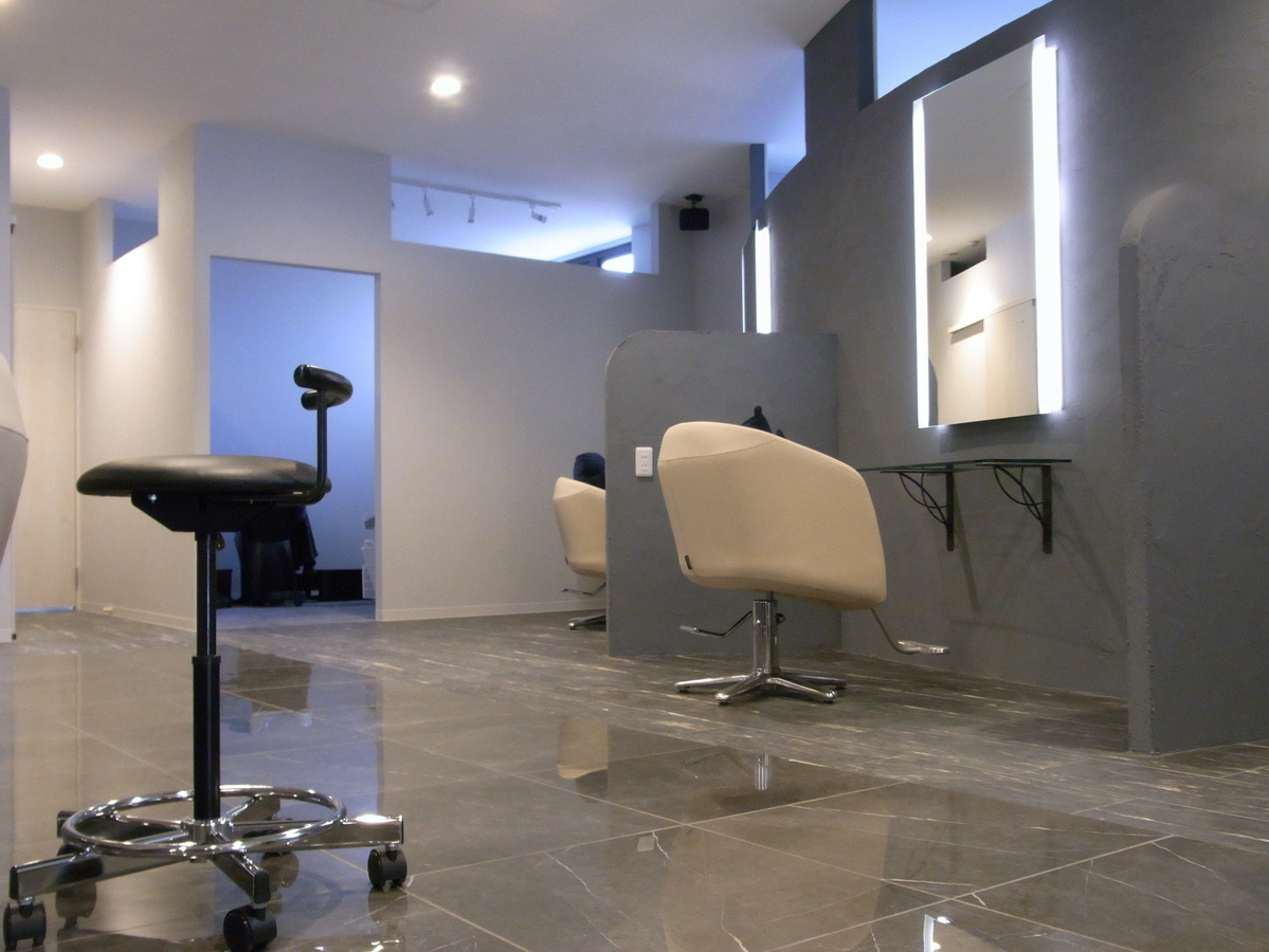 レイクタウン美容室ame/iro(あめいろ)は越谷レイクタウン駅前にある株式会社TH famigliaが経営する美容室website by code - 駒村英行